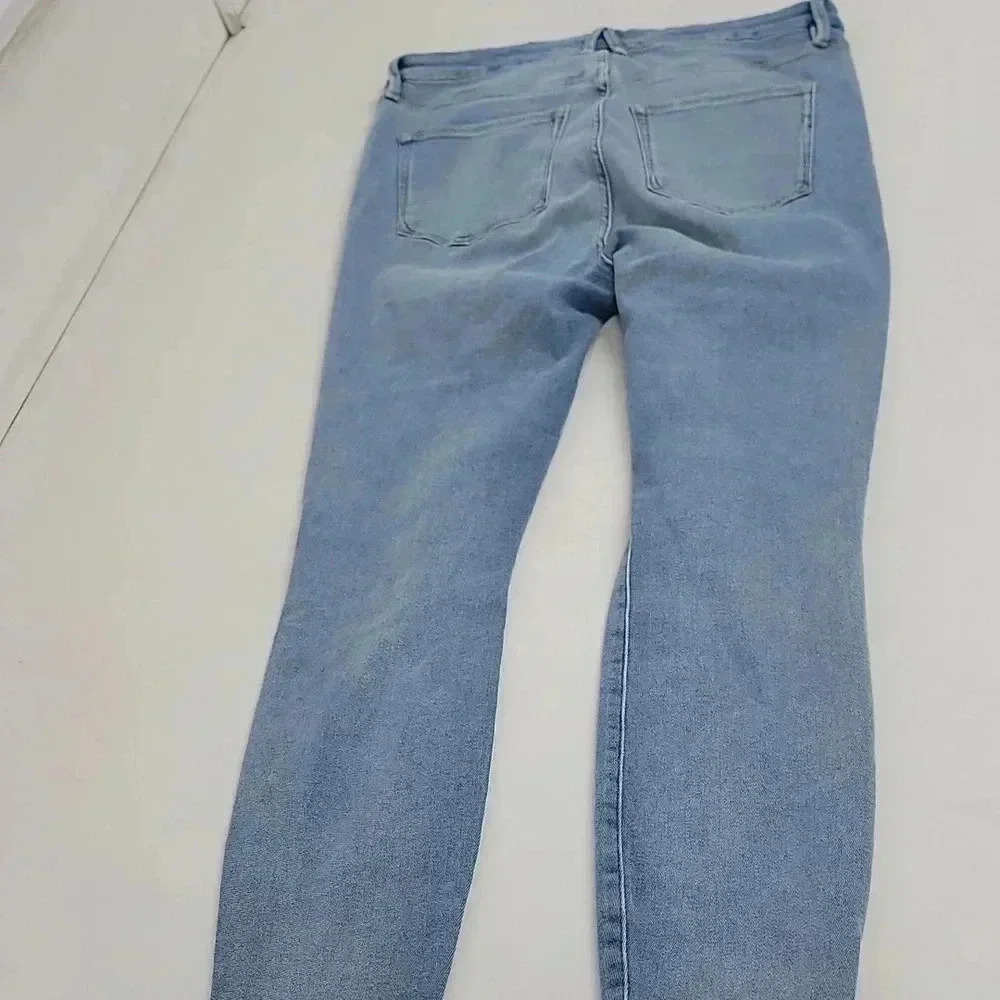 Good American Good Legs Cropped Skinny - Picture 11 of 13